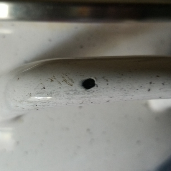 Vintage 70s Enamel Soup Pot - Picture 7 of 7